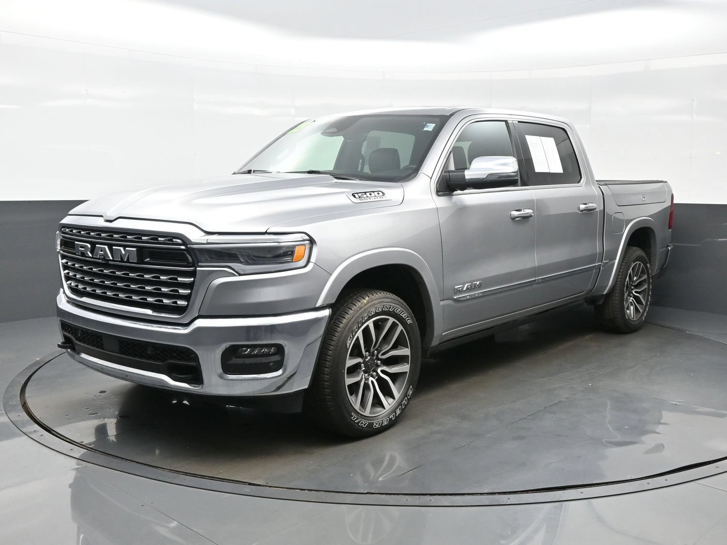 Used 2025 RAM 1500 Limited AWD/4WD image 2