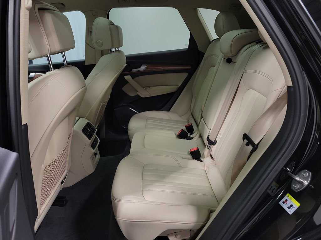 Used 2022 Audi Q5 2.0T Premium w/ Convenience Package image 24