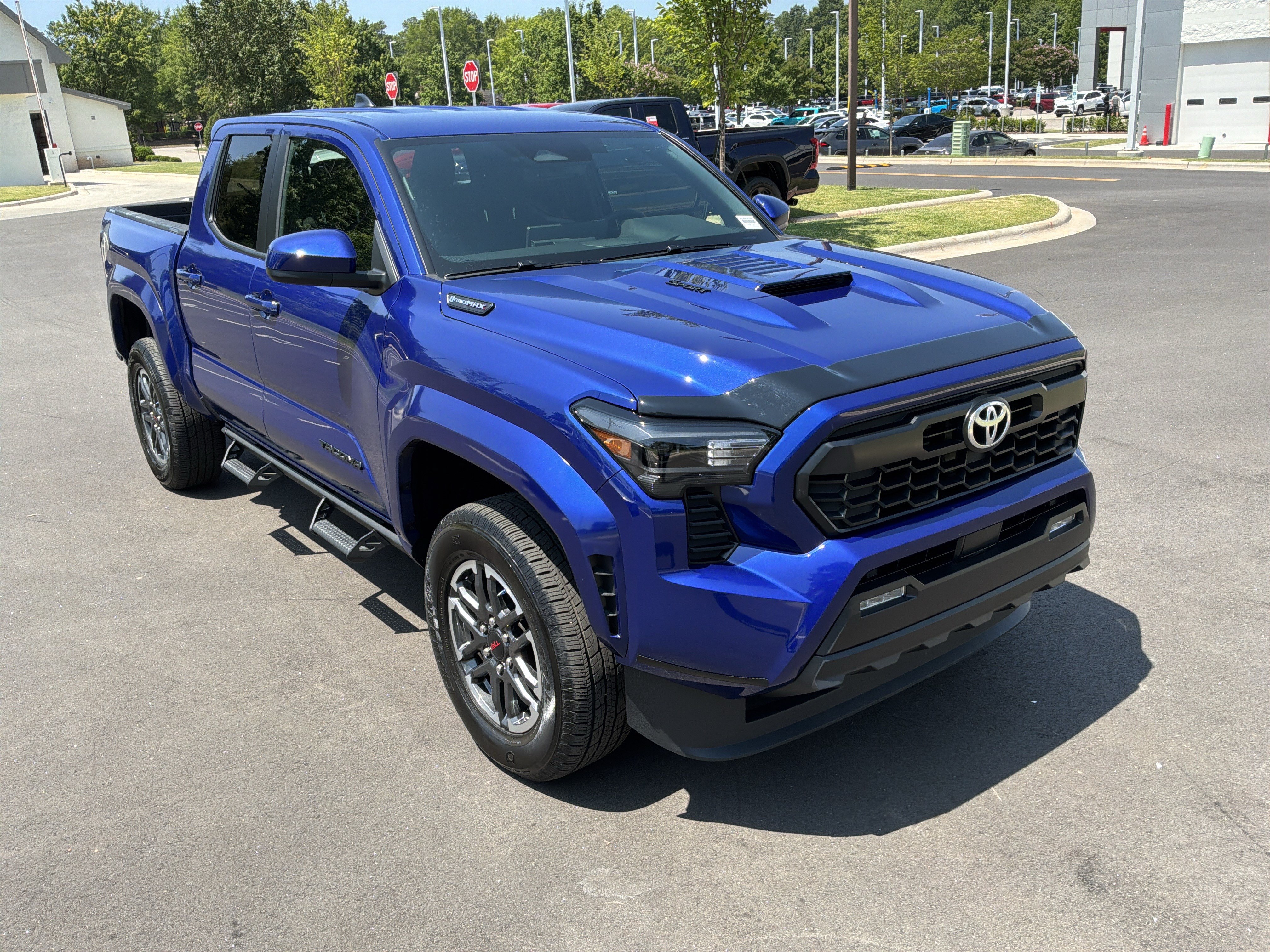 Used 2025 Toyota Tacoma TRD Sport w/ TRD Sport Premium Package AWD/4WD image 2