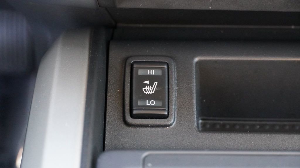 Used 2024 Nissan Titan SV w/ SV Convenience Package image 38