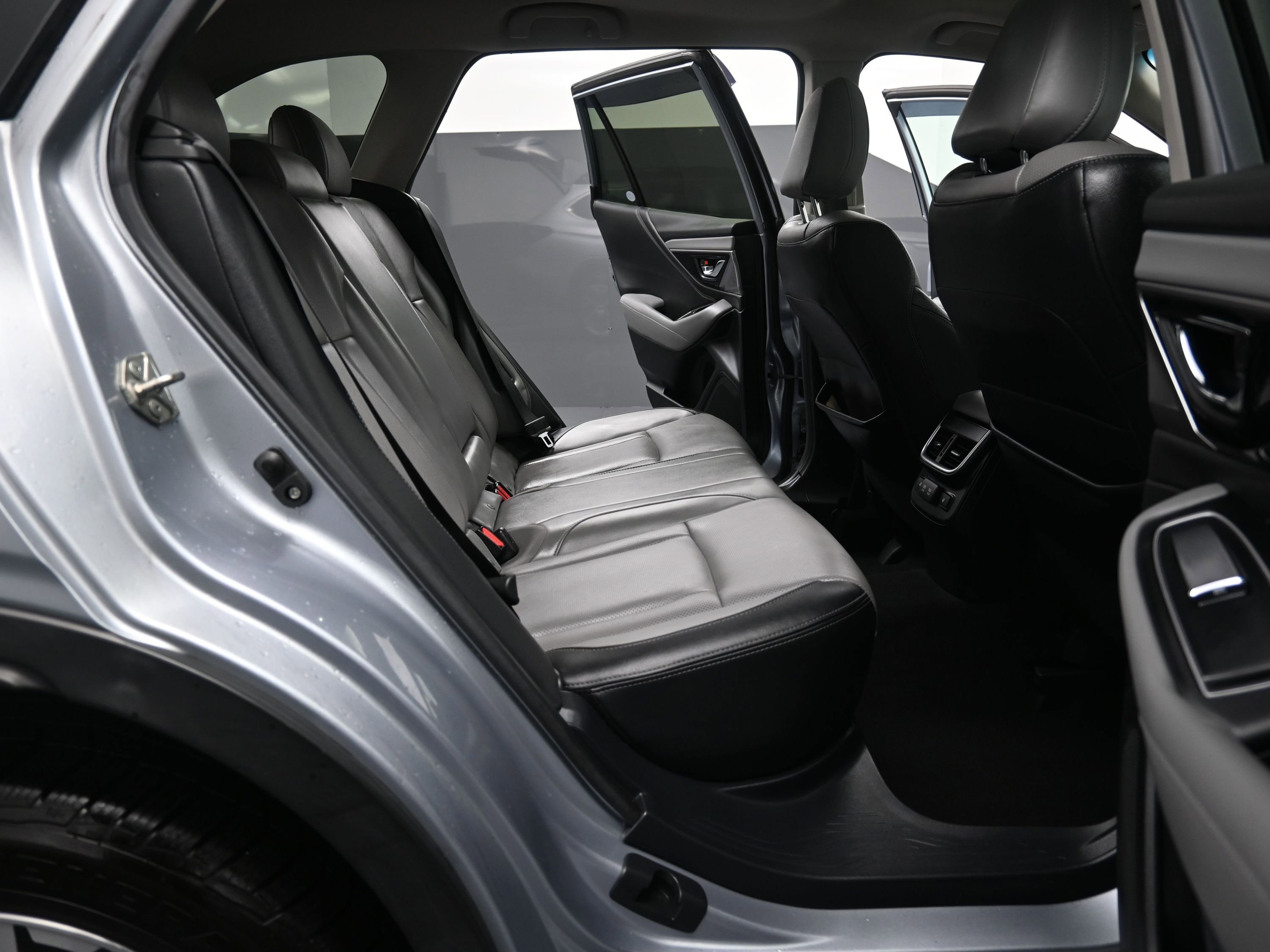 Used 2020 Subaru Outback Limited image 27