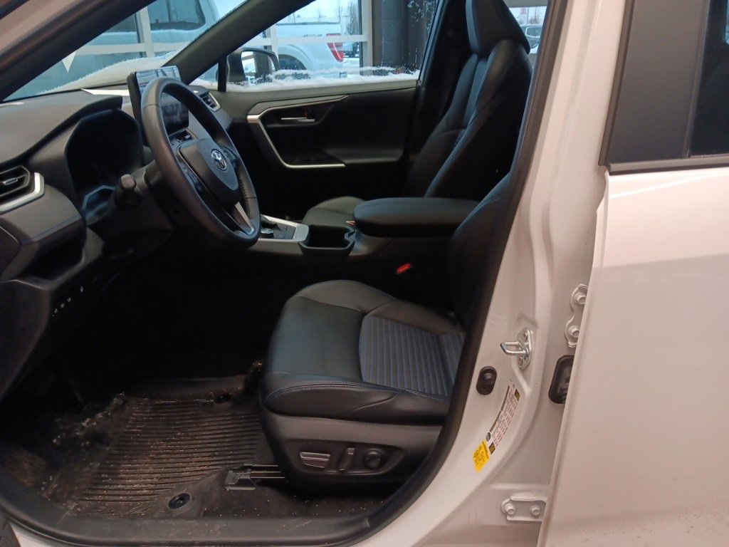Used 2023 Toyota RAV4 XSE w/ XSE Grade Weather Package image 20