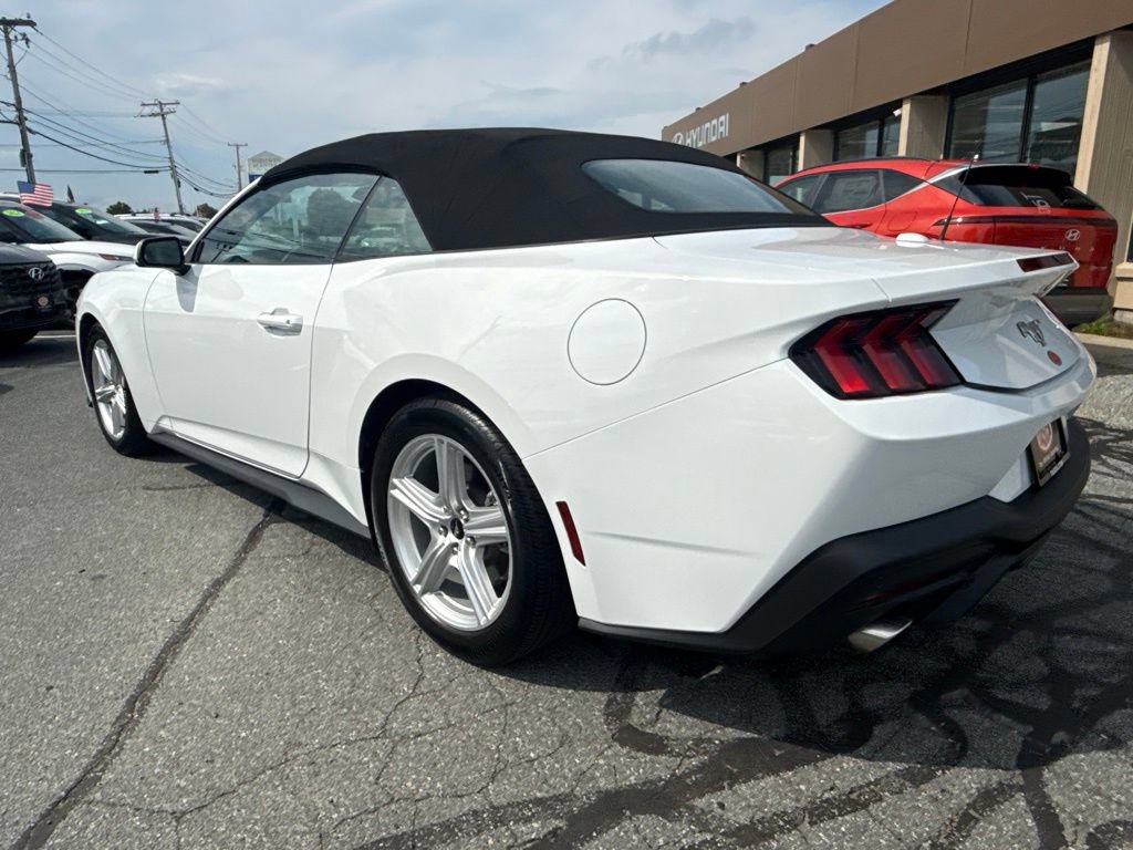 Used 2026 Ford Mustang Premium RWD image 7