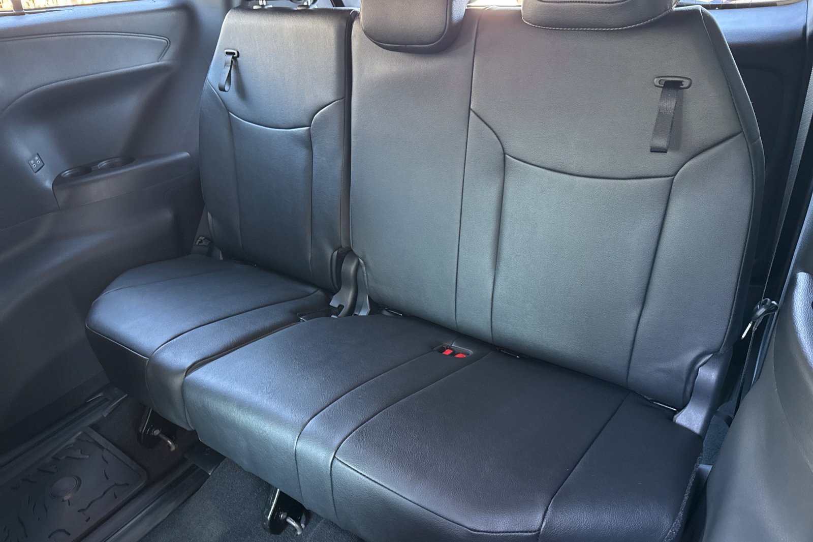 Certified 2026 Toyota Sienna XLE Woodland Edition AWD/4WD image 21