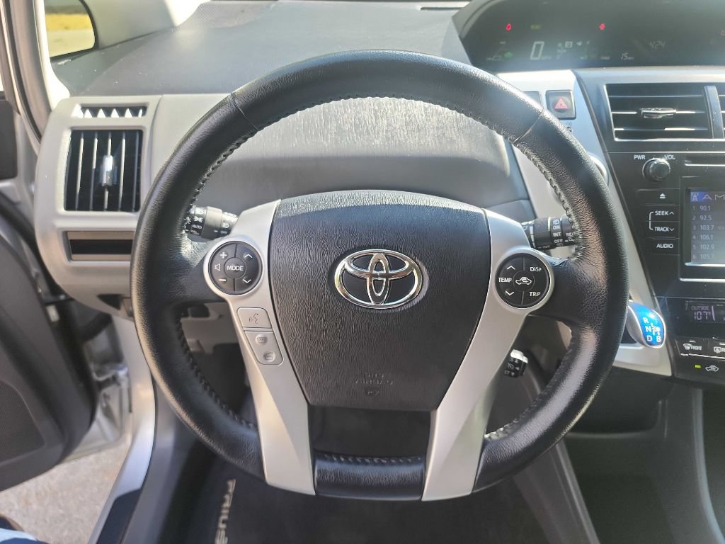 Used 2014 Toyota Prius V Five FWD image 15
