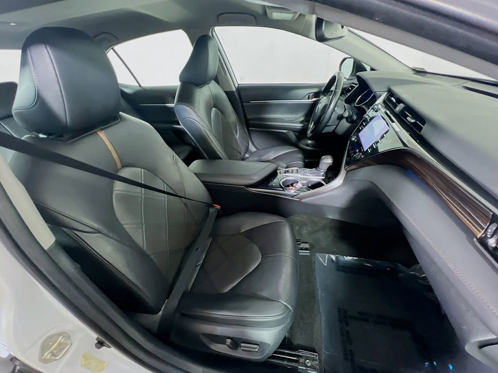 Certified 2019 Toyota Camry XLE FWD image 25