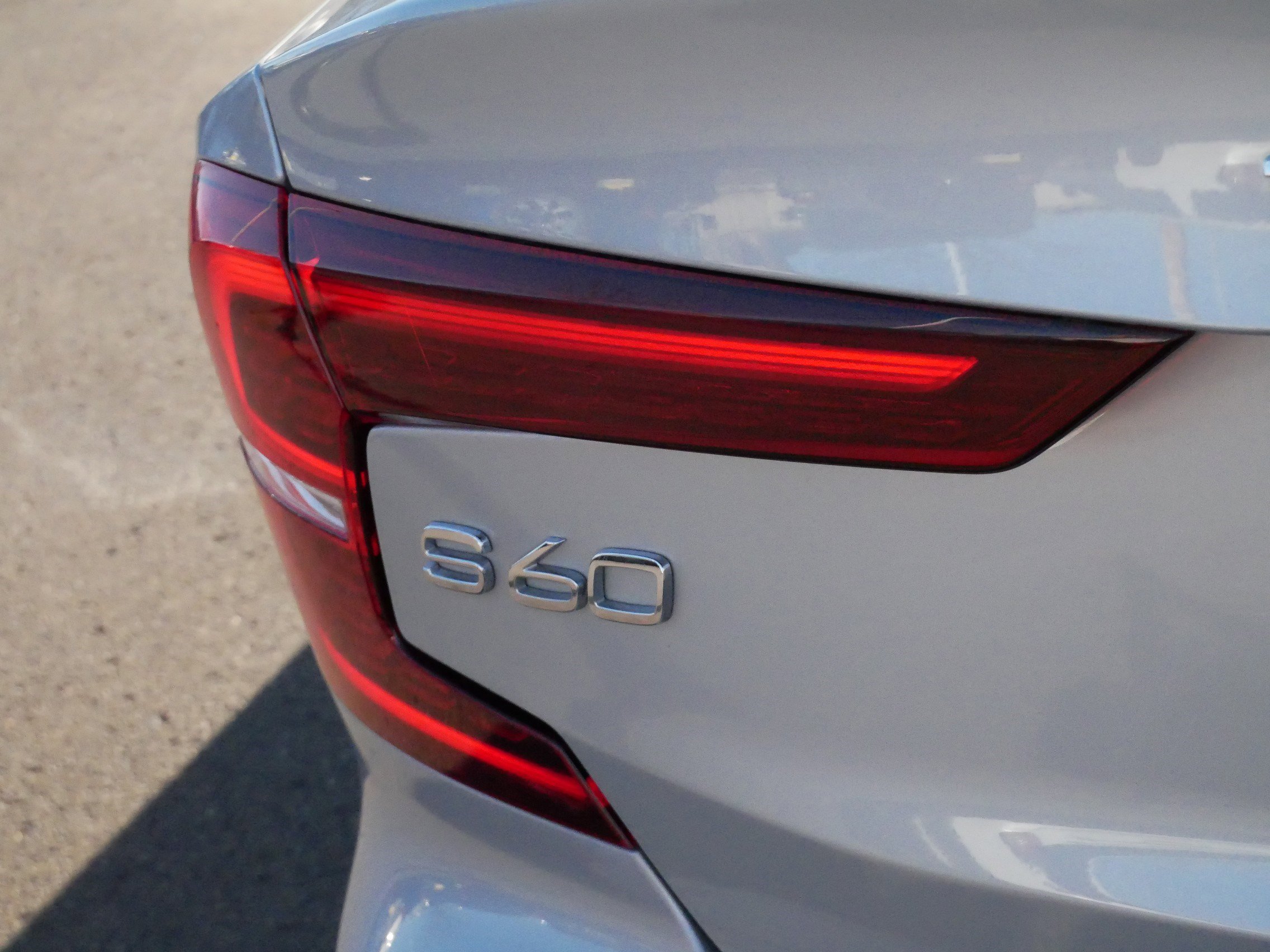 Used 2025 Volvo S60 B5 Core image 17