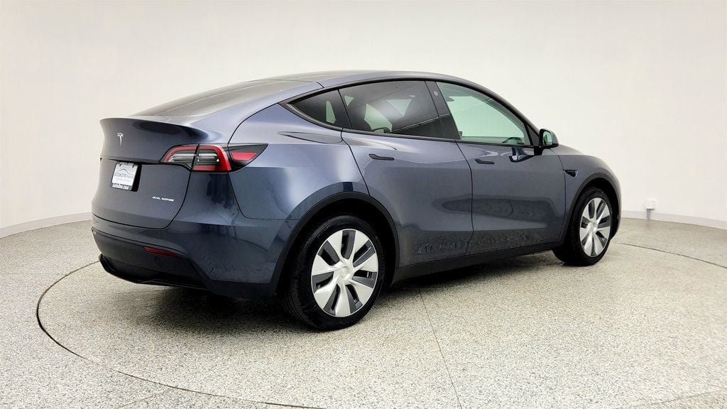 Used 2023 Tesla Model Y Long Range image 5
