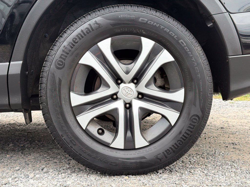 Used 2018 Toyota RAV4 LE w/ All Weather Liner Package AWD/4WD image 11