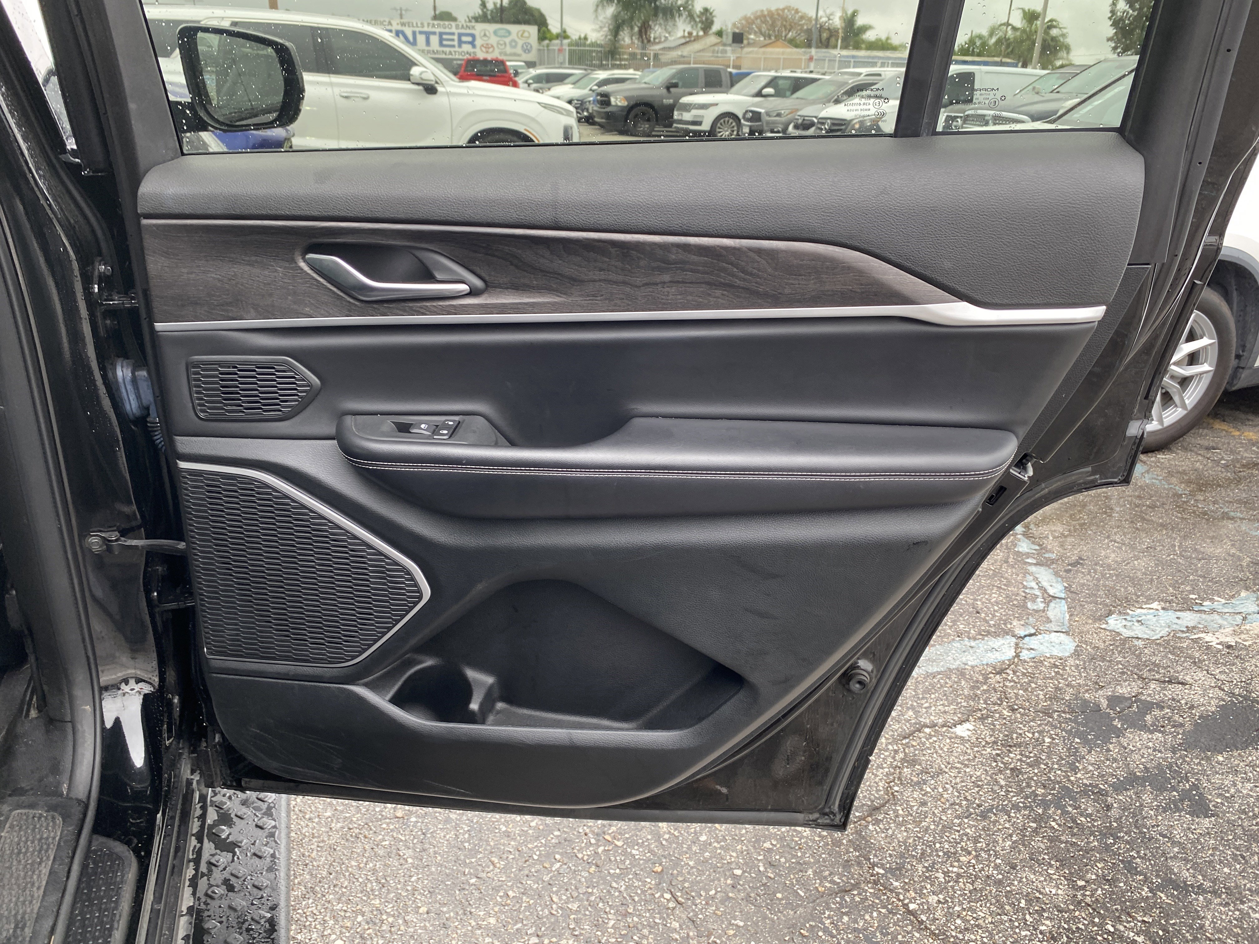 Used 2021 Jeep Grand Cherokee L Limited AWD/4WD image 30