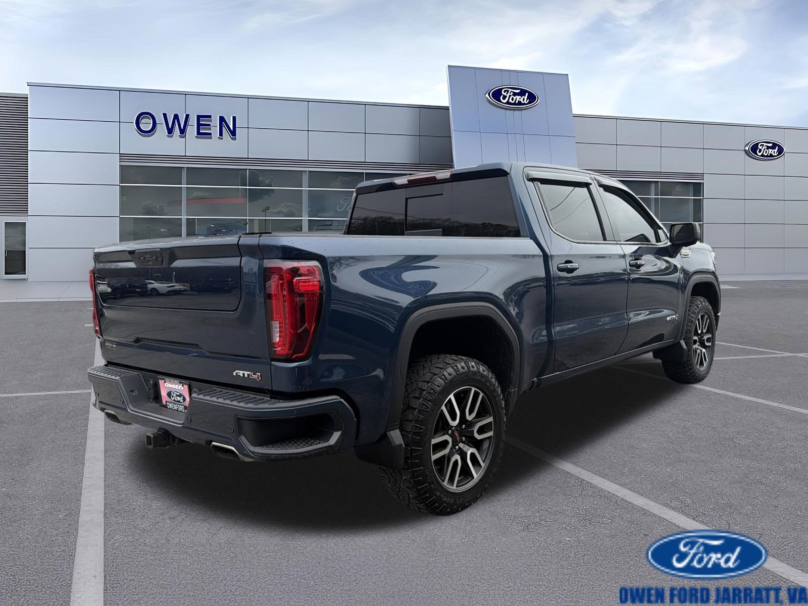 Used 2019 GMC Sierra 1500 AT4 w/ AT4 Premium Package AWD/4WD image 4