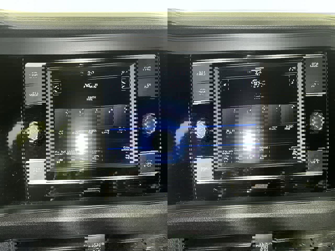 Used 2024 Volkswagen Jetta SE image 18