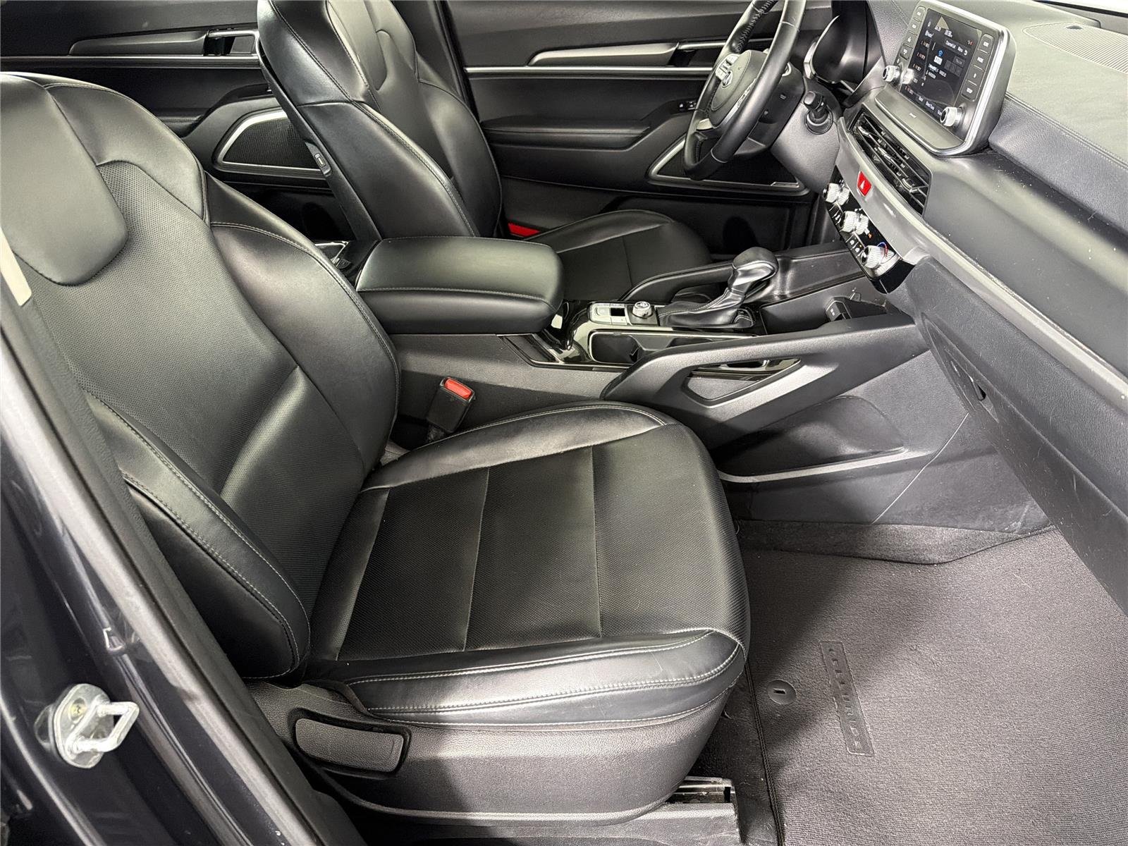 Used 2021 Kia Telluride LX FWD image 11