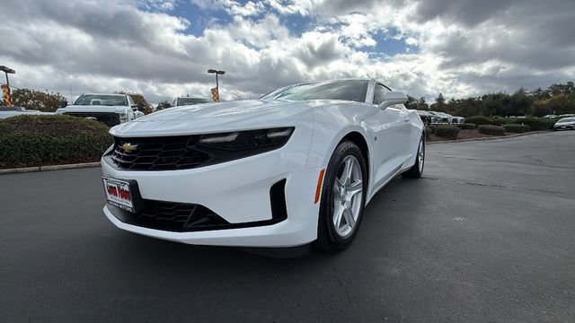 Used 2024 Chevrolet Camaro LT w/ Technology Package image 9