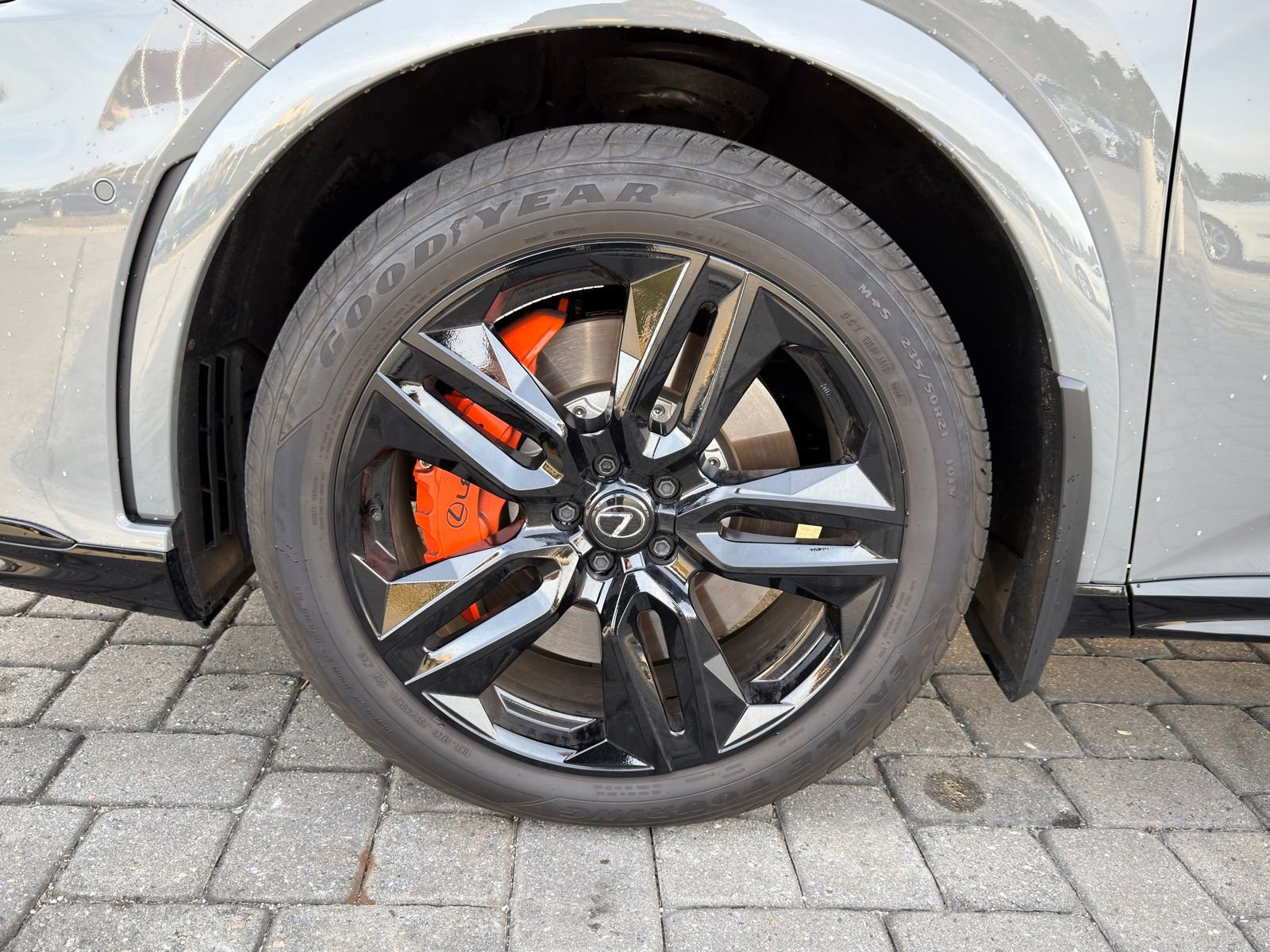 Used 2025 Lexus RX 500h F Sport image 12