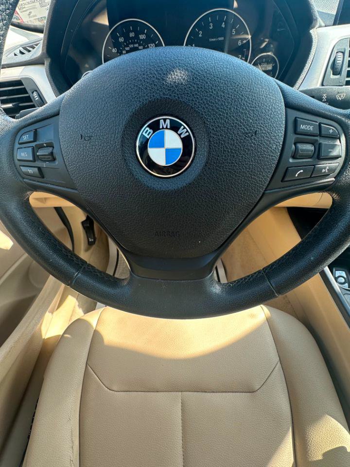 Used 2015 BMW 320i xDrive Sedan AWD/4WD image 32