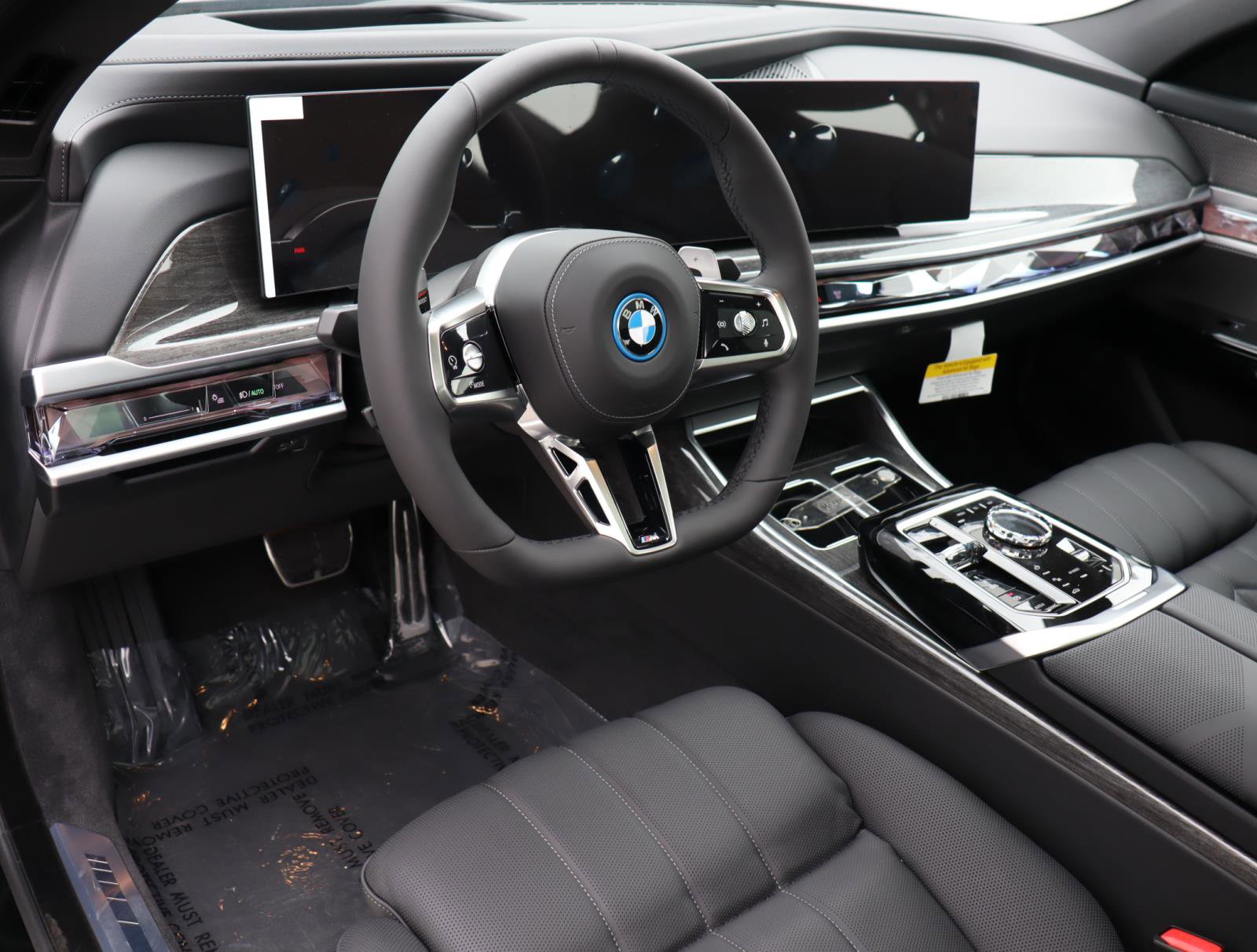 New 2026 BMW 750e xDrive w/ Premium Package image 18