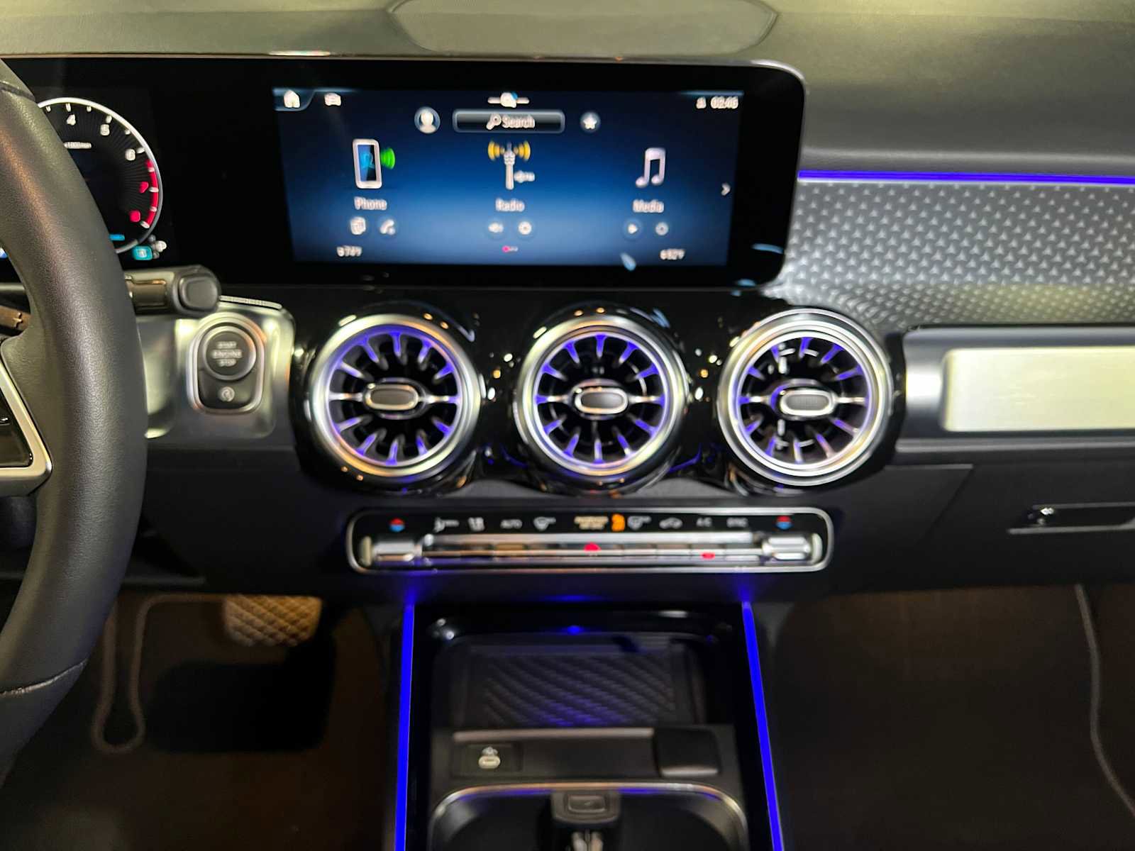 Certified 2025 Mercedes-Benz GLB 250 4MATIC image 31