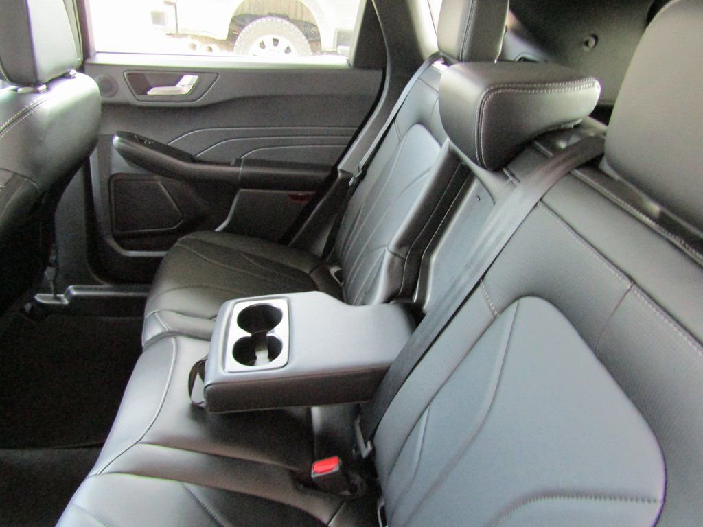 New 2025 Ford Escape SE w/ PHEV Premium Package image 34