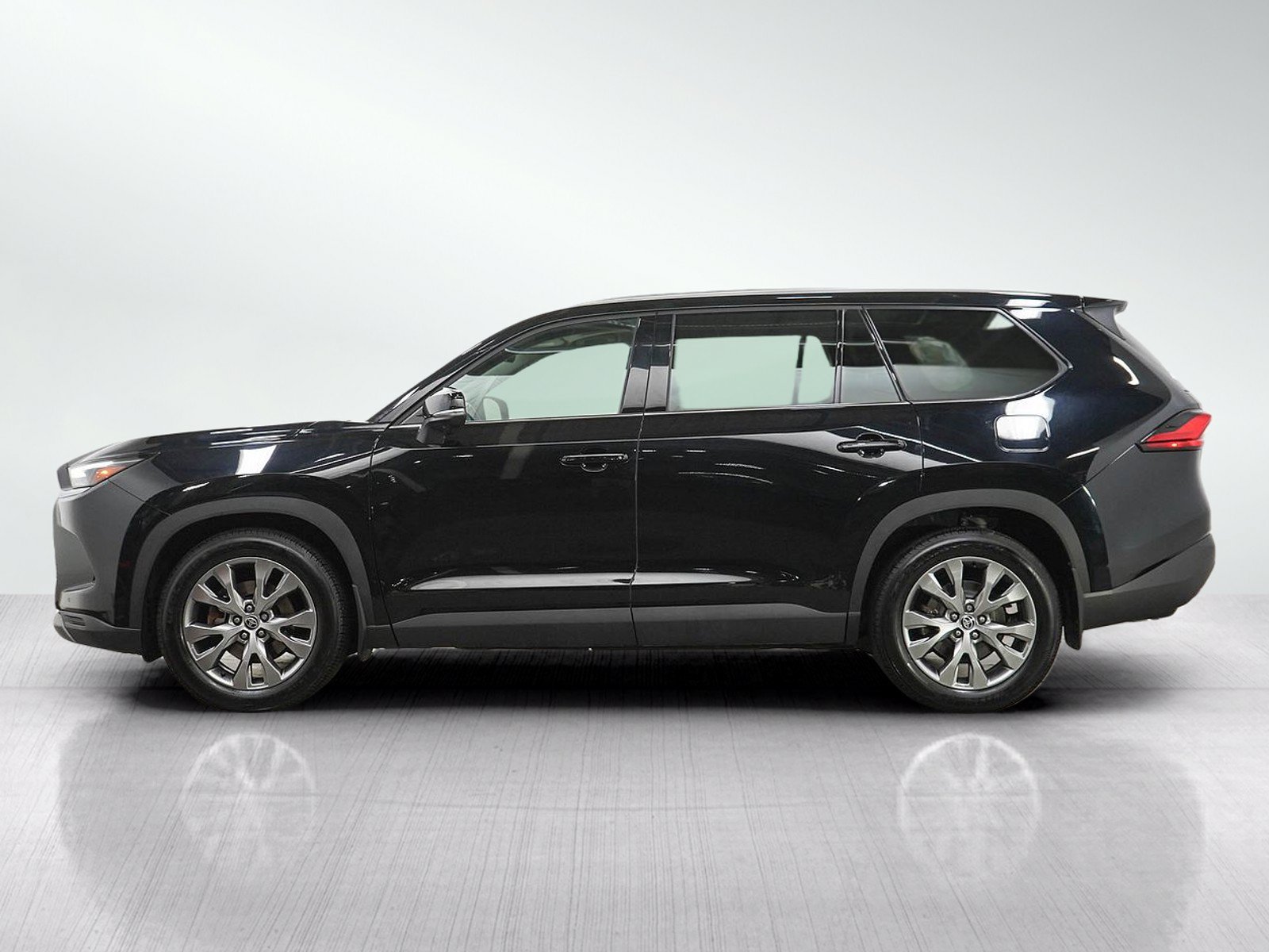 Used 2024 Toyota Grand Highlander AWD image 2