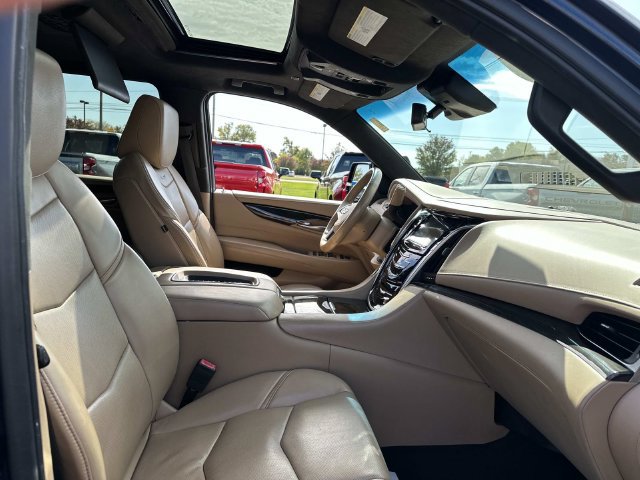 Certified 2019 Cadillac Escalade ESV Platinum AWD/4WD image 28