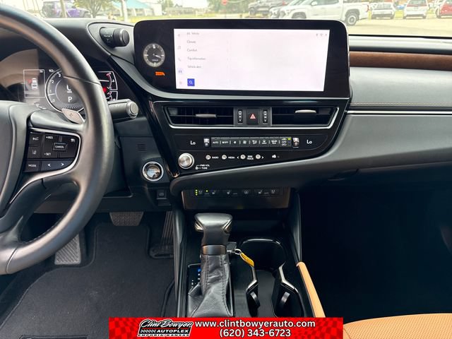 Used 2025 Lexus ES 350 w/ Premium Package FWD image 18