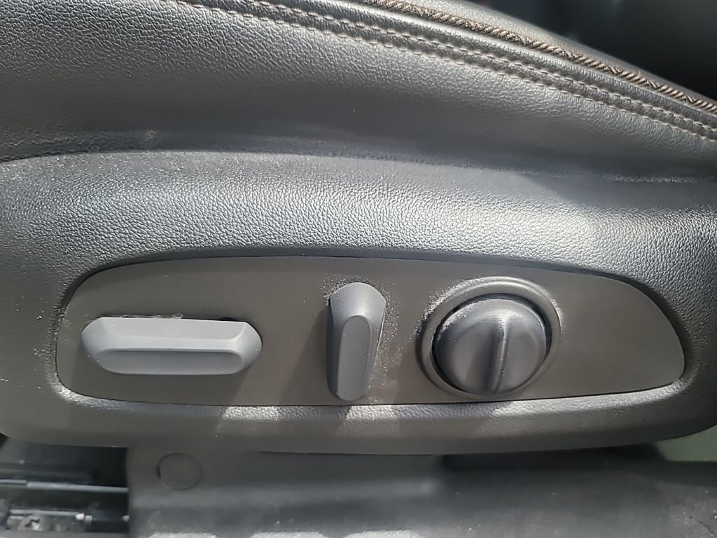 Used 2022 Chevrolet Traverse High Country image 14