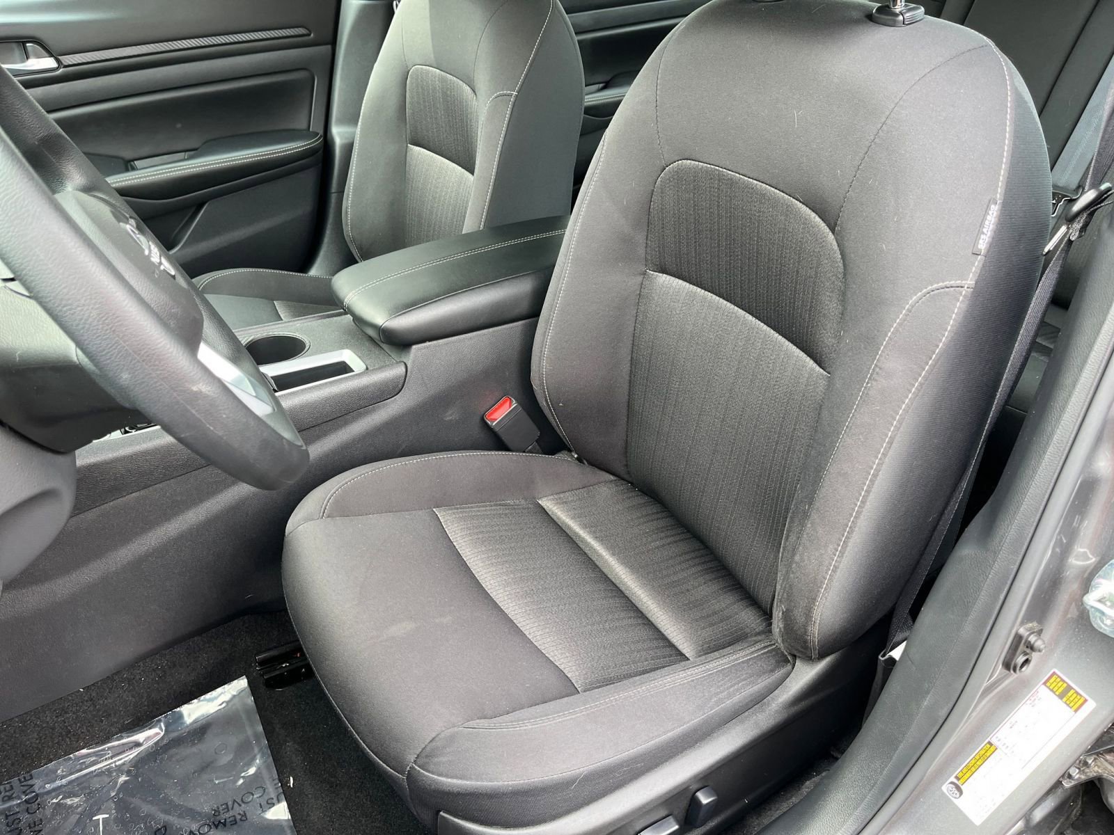 Used 2025 Nissan Altima 2.5 SV FWD image 33