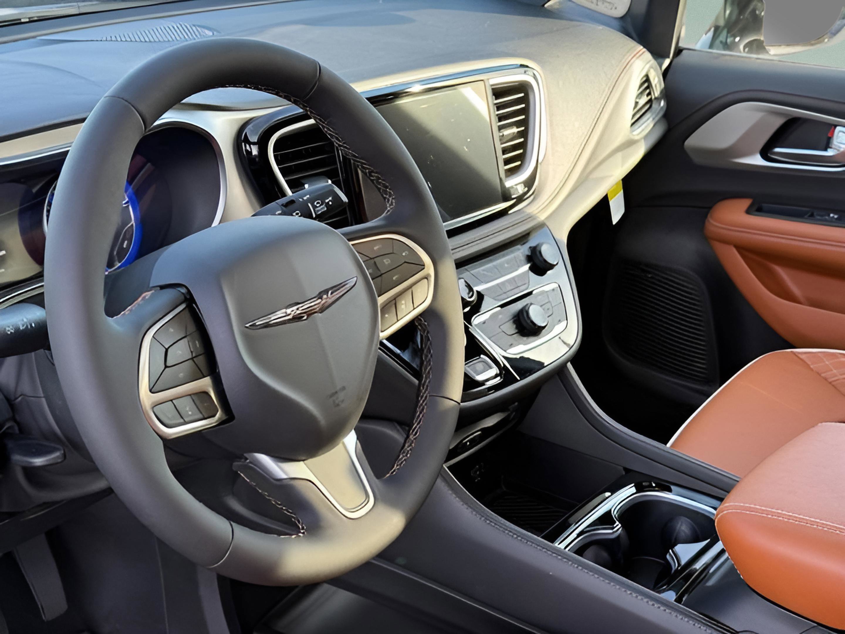 New 2026 Chrysler Pacifica Pinnacle image 17
