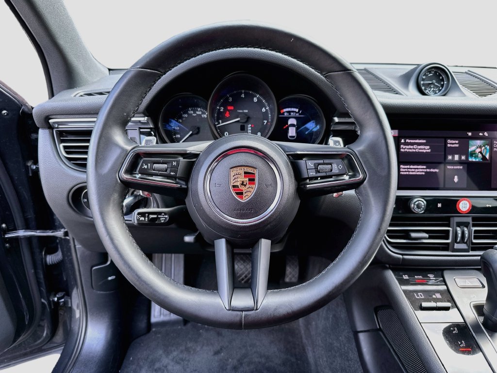 Certified 2024 Porsche Macan w/ Premium Plus Package AWD/4WD image 11