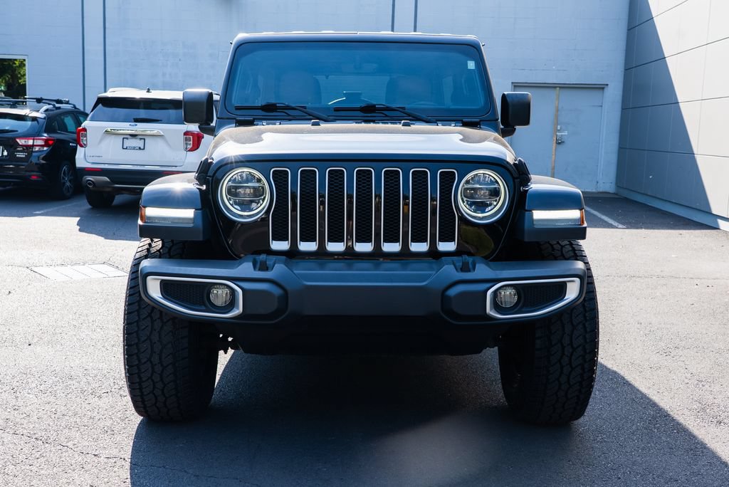 Used 2018 Jeep Wrangler Unlimited Sahara w/ Uconnect 4C Nav & Sound Group AWD/4WD image 2