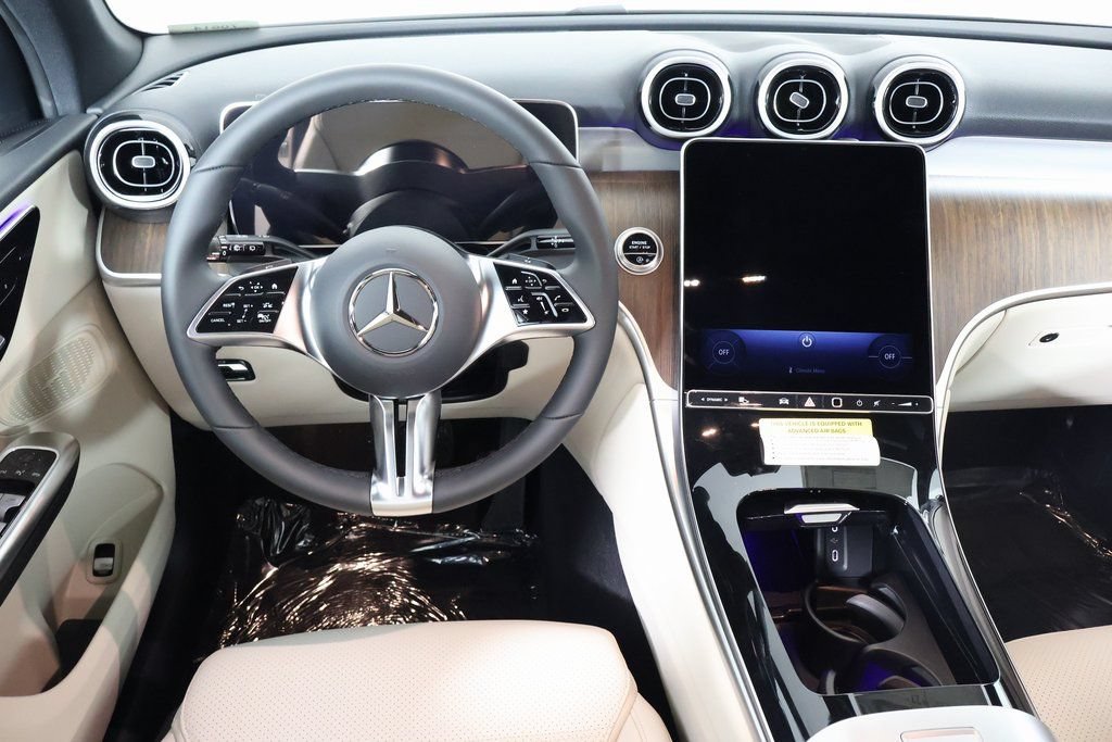 New 2027 Mercedes-Benz GLC 300 image 3