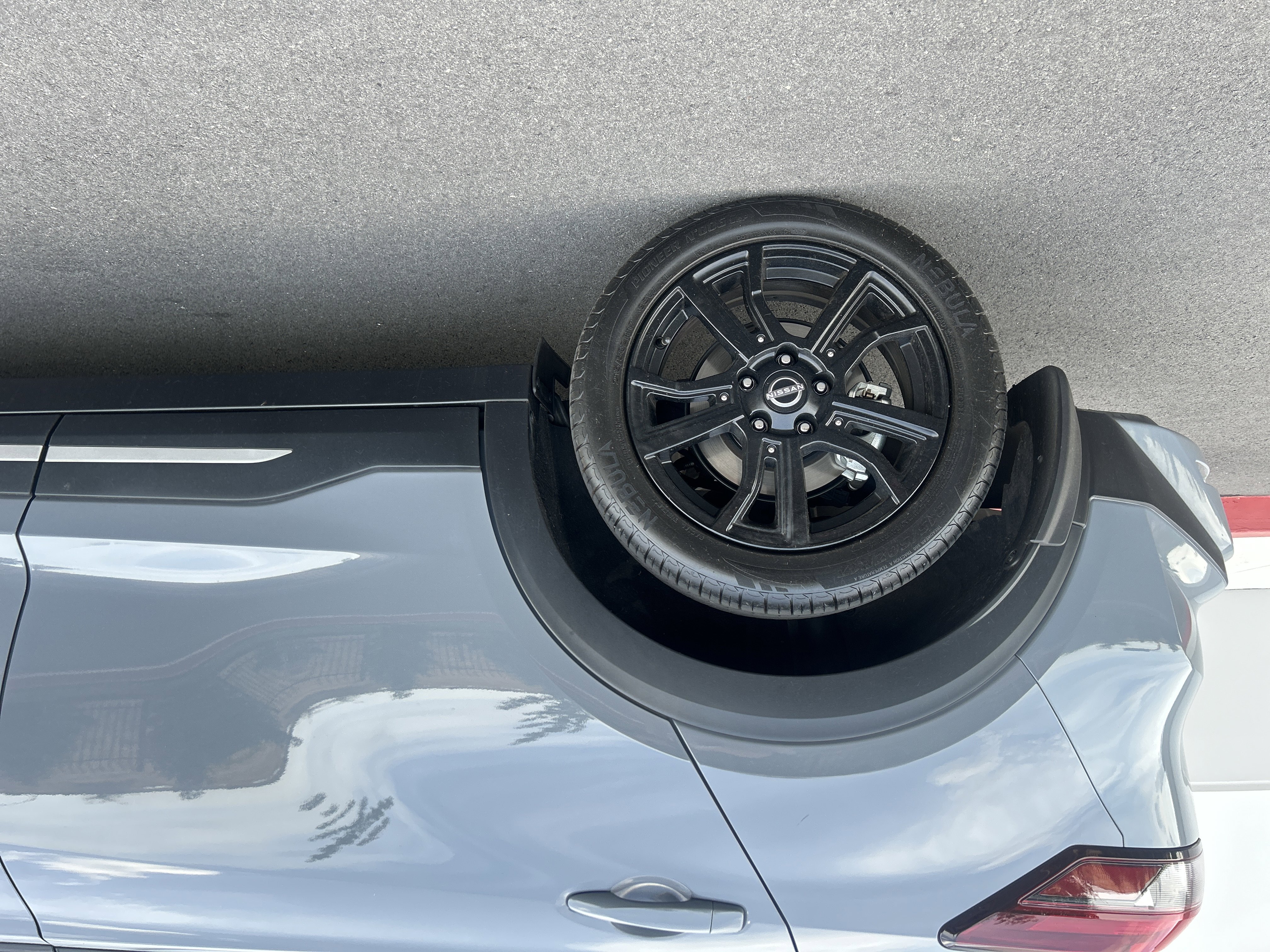 Used 2023 Nissan Kicks SR image 11