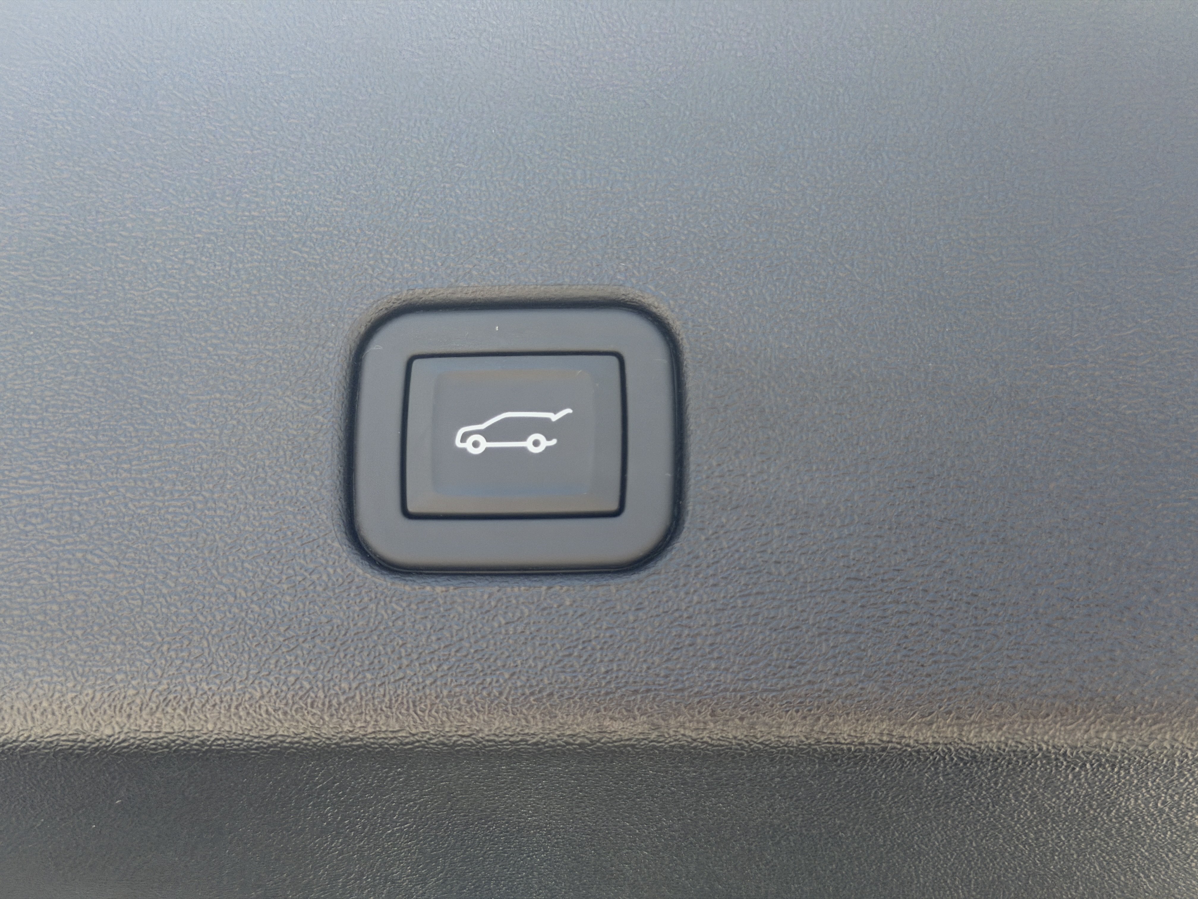 Certified 2025 Cadillac Optiq Sport 1 AWD/4WD image 11