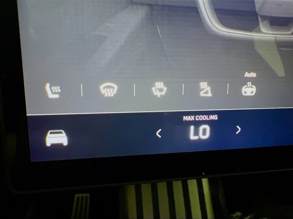 Used 2024 Tesla Cybertruck AWD Crew Cab image 20