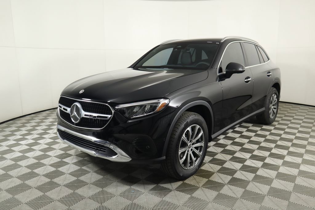 Used 2025 Mercedes-Benz GLC 300 image 1