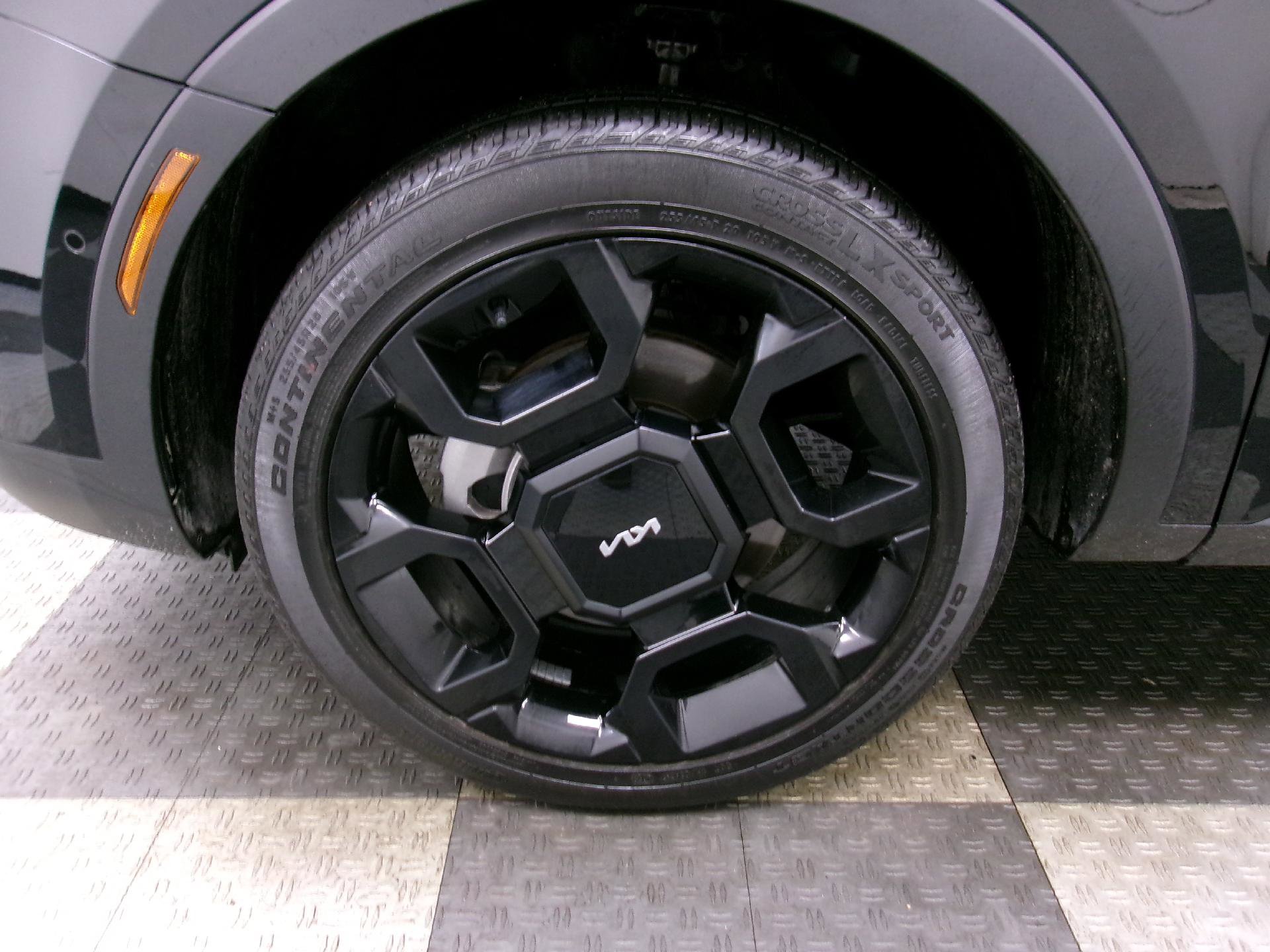 Used 2024 Kia Sorento SX image 19