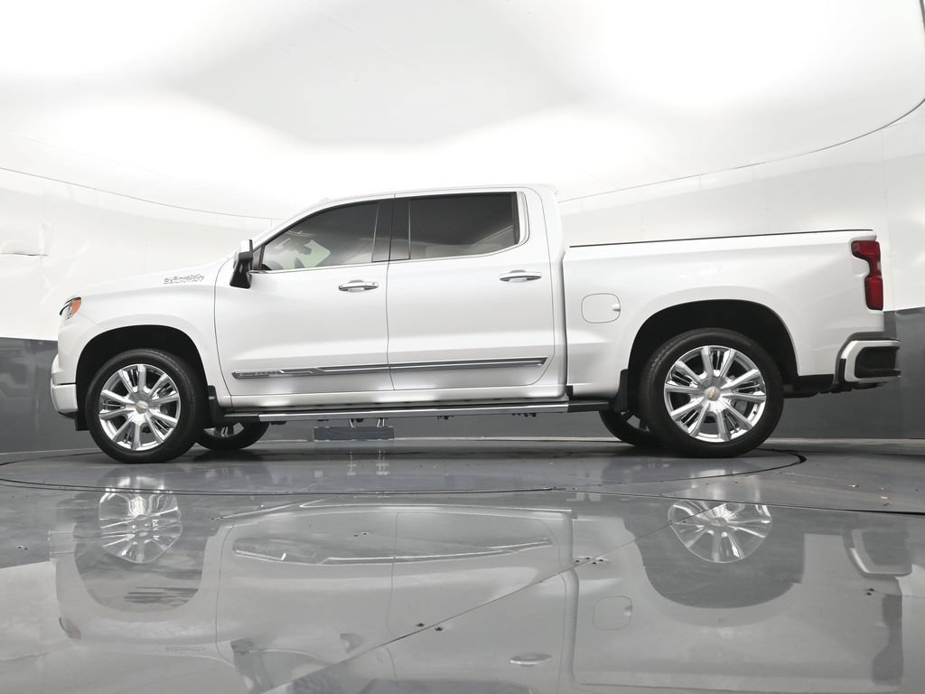Used 2024 Chevrolet Silverado 1500 High Country w/ High Country Premium Package AWD/4WD image 25
