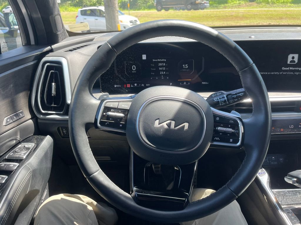 Used 2025 Kia Sorento SX Prestige image 16