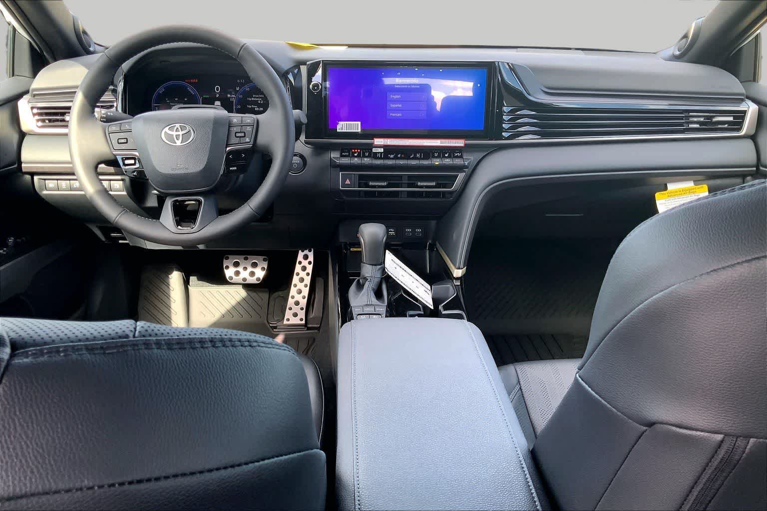 New 2026 Toyota Camry Hybrid FWD image 5