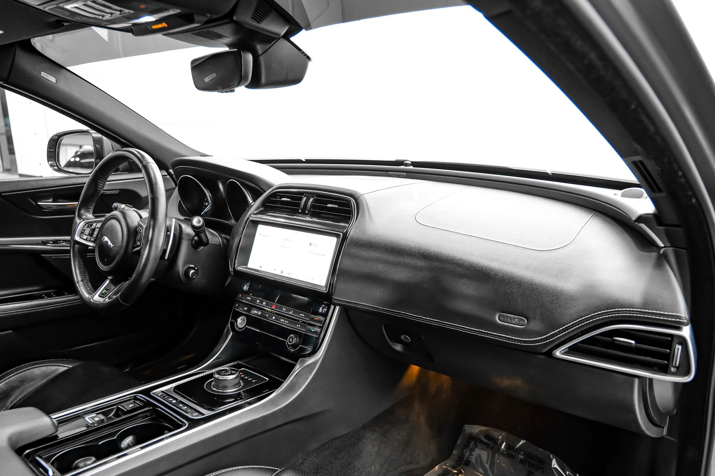 Used 2019 Jaguar XE R-Sport AWD/4WD image 13