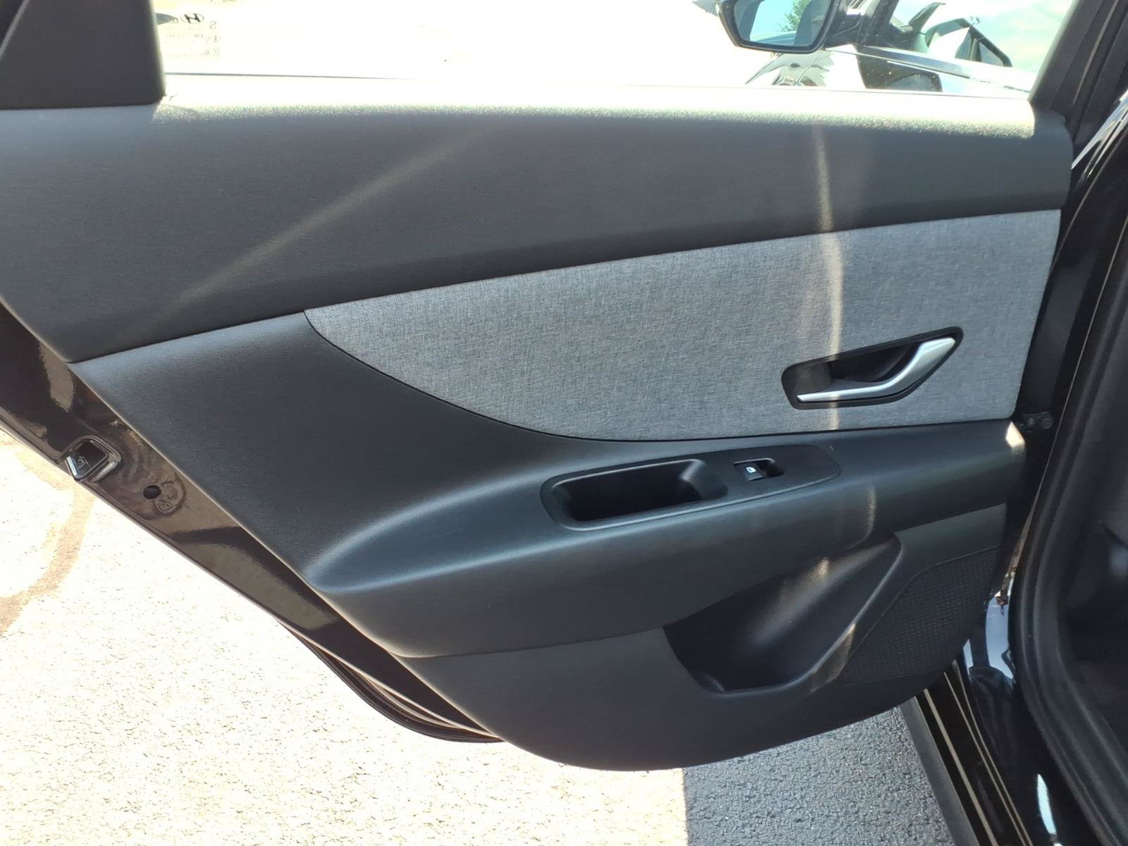 Certified 2023 Hyundai Elantra Limited w/ Cargo Package FWD image 18