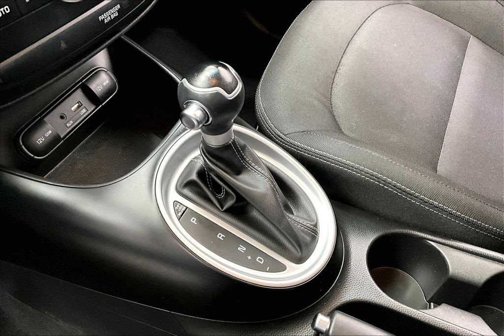 Used 2017 Kia Soul + FWD image 14
