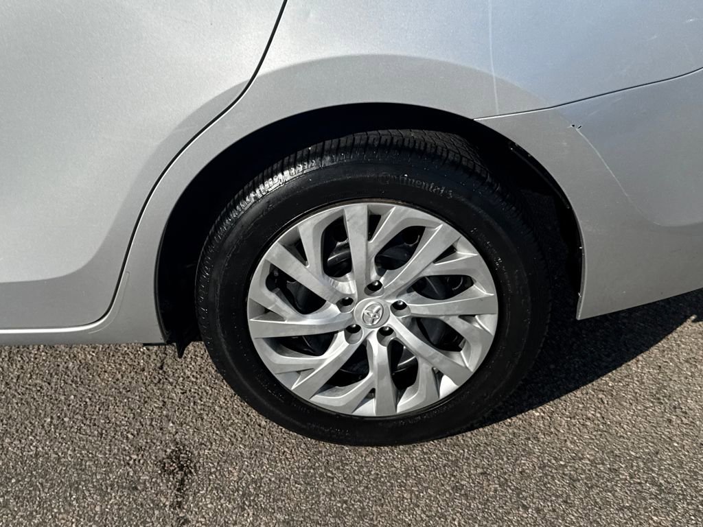 Used 2017 Toyota Corolla LE image 39