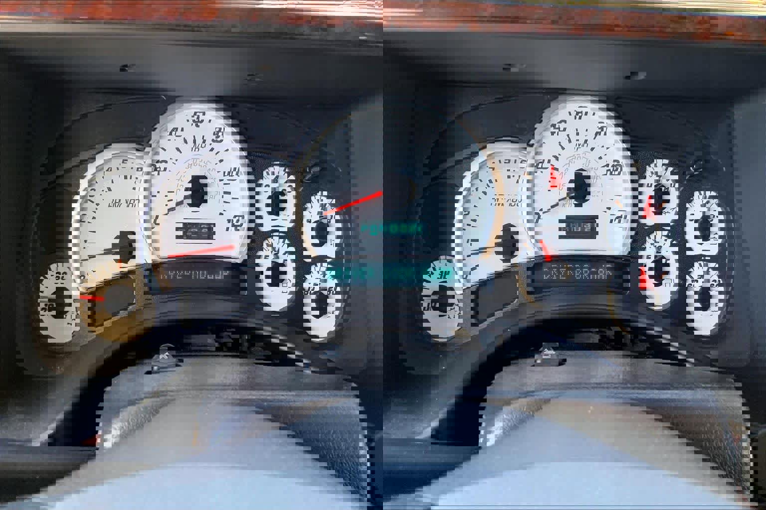 Used 2004 HUMMER H2 w/ Preferred Equipment Group image 21