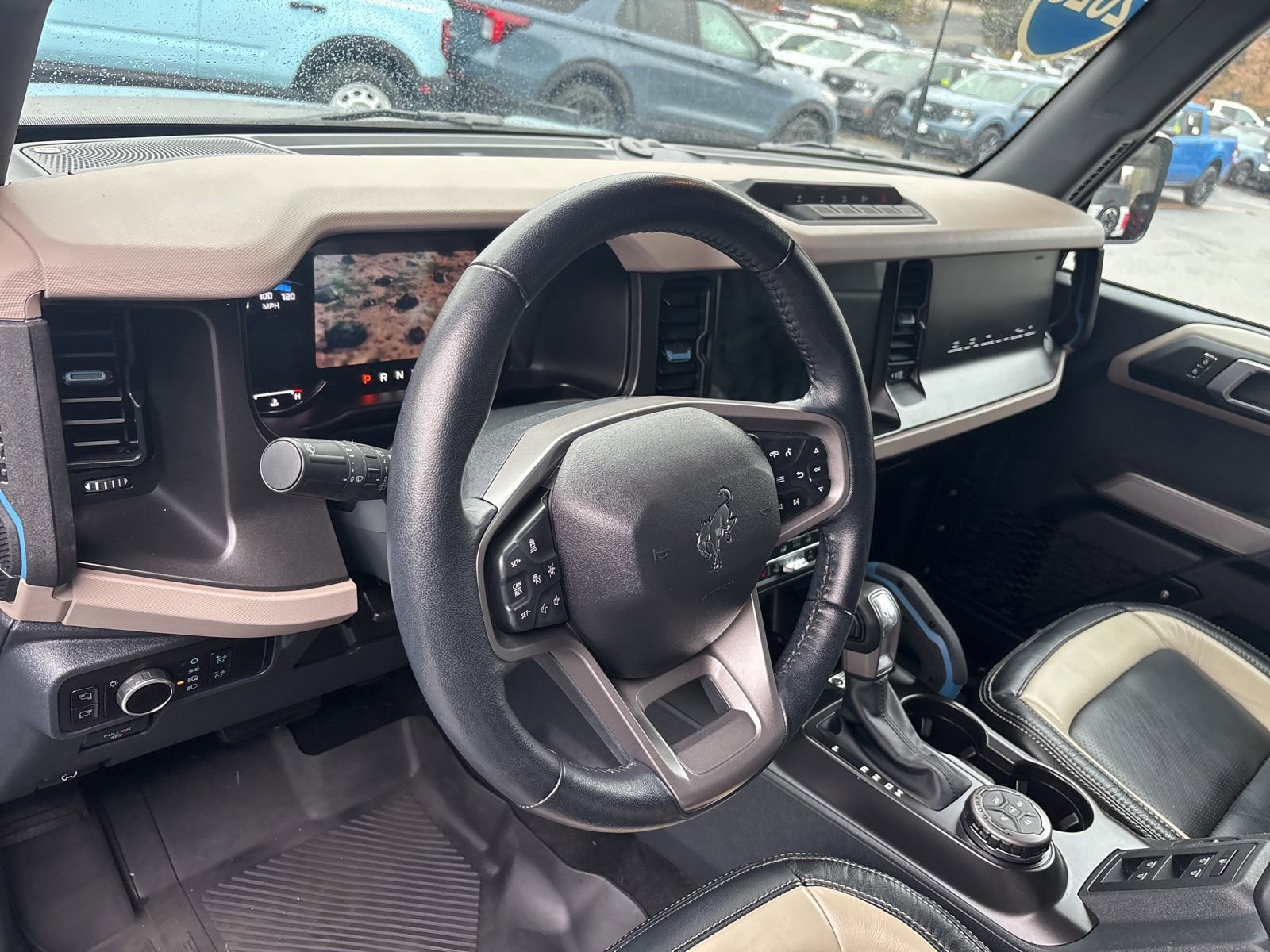 Used 2023 Ford Bronco Wildtrak image 12