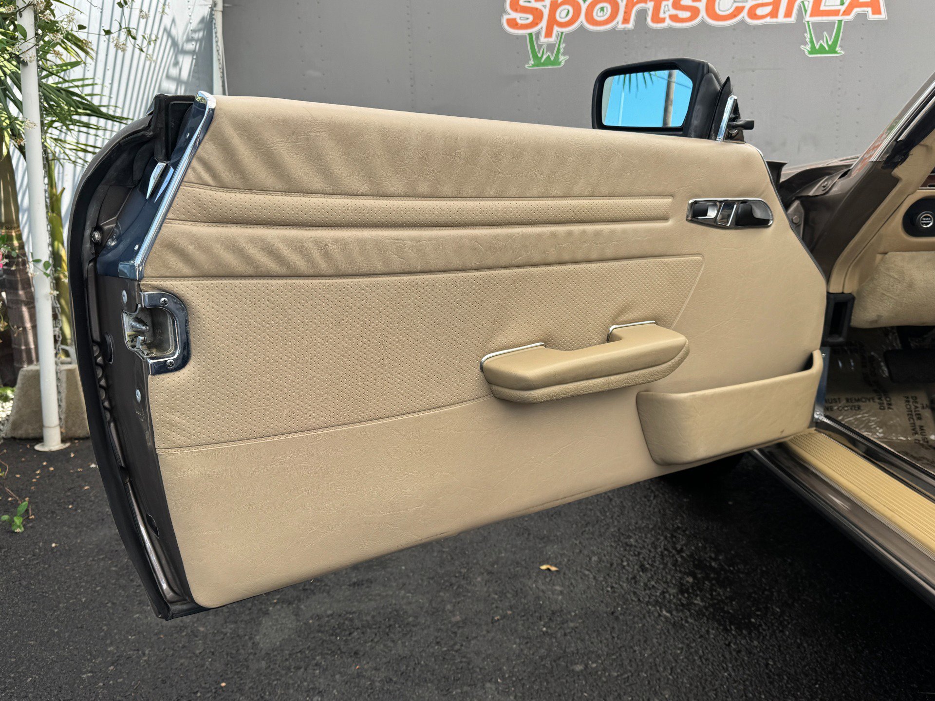 Used 1987 Mercedes-Benz 560 SL image 16