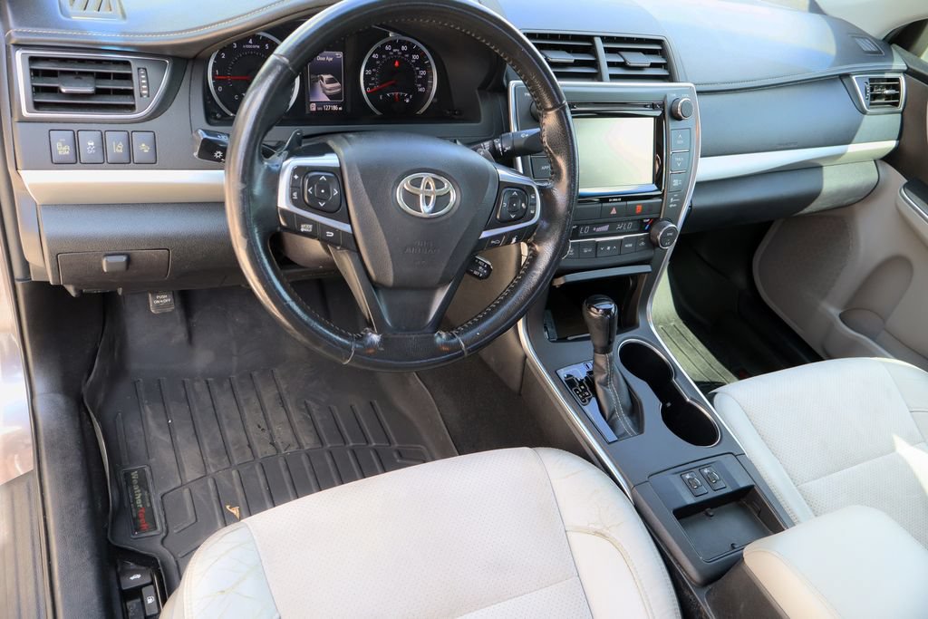 Used 2016 Toyota Camry XSE w/ Advanced Technology Package FWD image 11