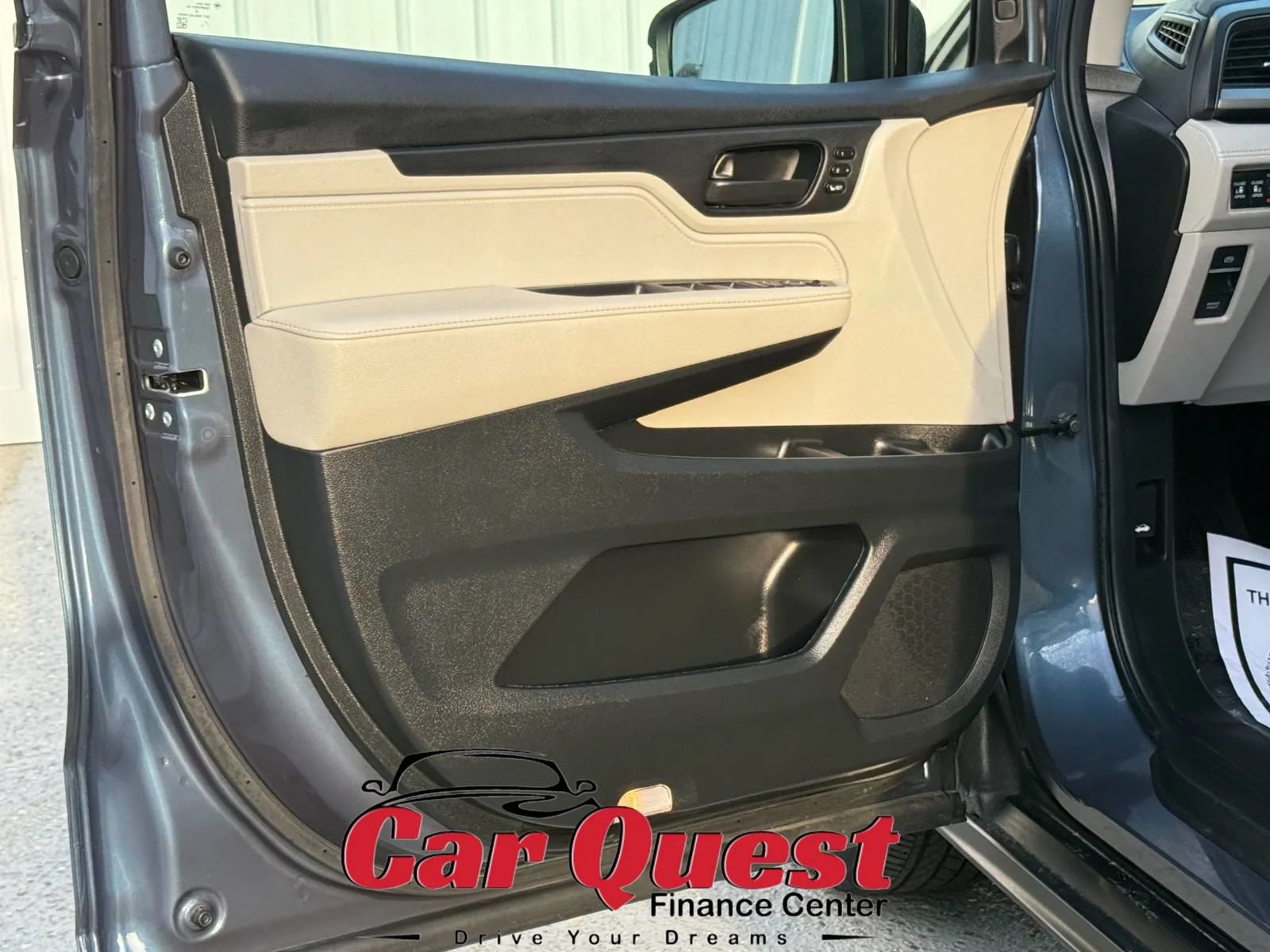 Used 2025 Honda Odyssey EX-L image 11