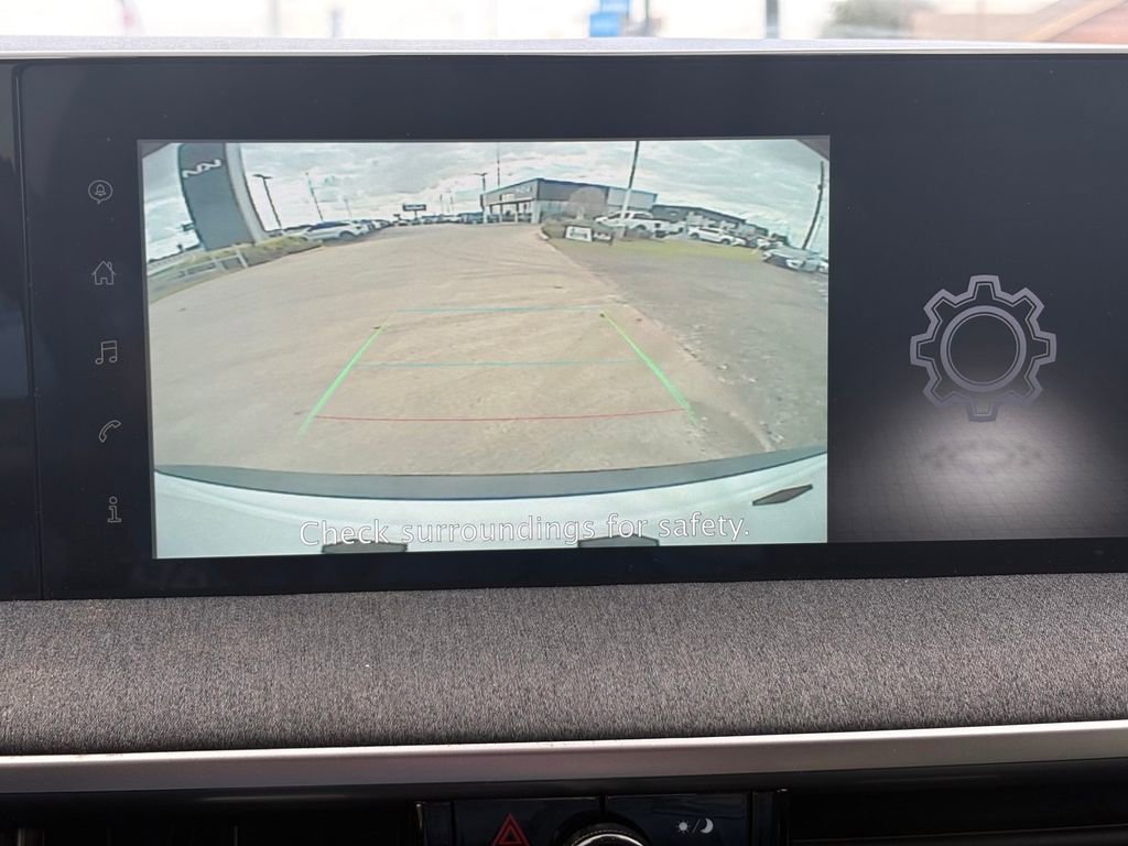 Used 2025 Nissan Kicks SV AWD/4WD image 29